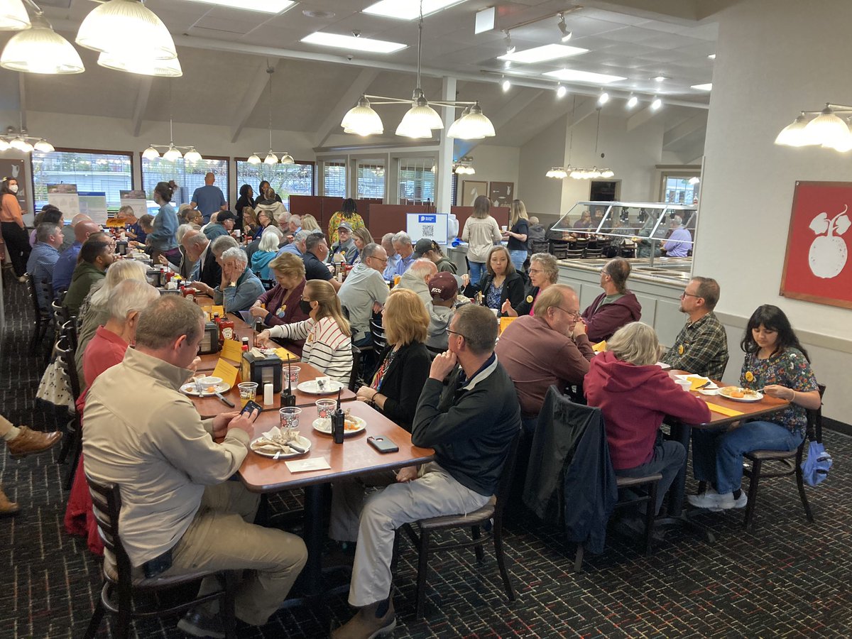 Happening now: 100+ people have turned out to hear @DominionEnergy spout claims about the proposed #MoriahEnergyCenter. Community members have yellow #NoMEC signs and buttons because they’re not taking any questions from community members.