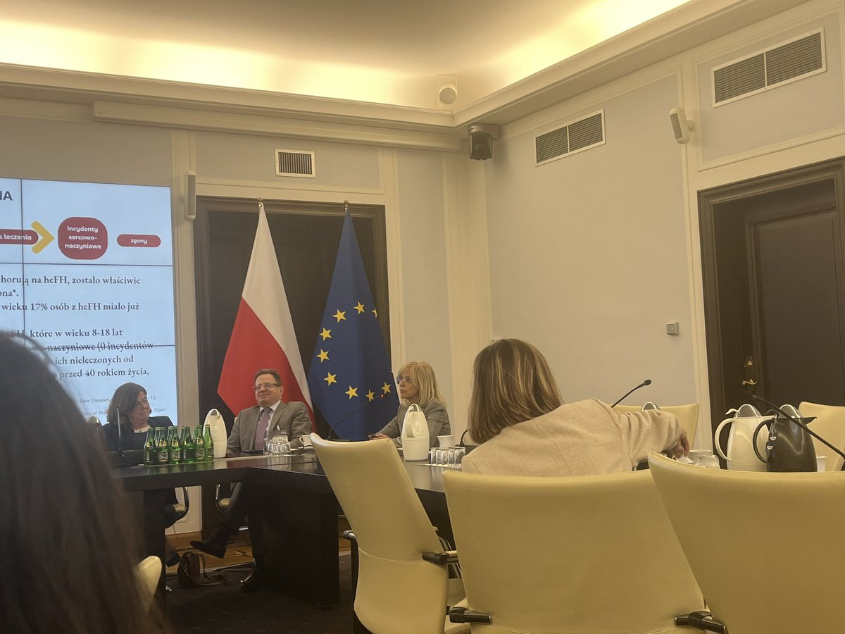 🔥 Debate in the Polish Senate #CVD #prevention is #intervention ➡️ Hipercholesterolemia is one of the most important #RF, #FH ➡️ childscreening, genetic tests @CVPrevInterv @EcoSerce @PSOzNS @PTKardio @PoLACongress @maciejbanach @fhpatienteurope @HawranekMichal @A_GorgonKomor