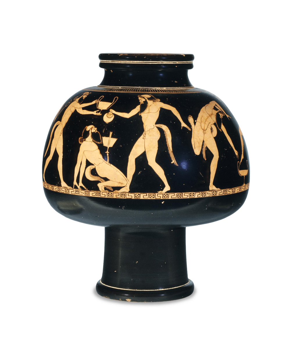 LOOK MA, NO HANDS 🙌 this red-figure psykter is one of MANY that depicts the revelry of #satyrs 🐐 here we have a *particularly* talented satyr balancing a kantharos on his phallus while his pal pours him some wine 🫗attr. to the Douris painter, ca. 490 BCE #phallusthursday 🏺🍆