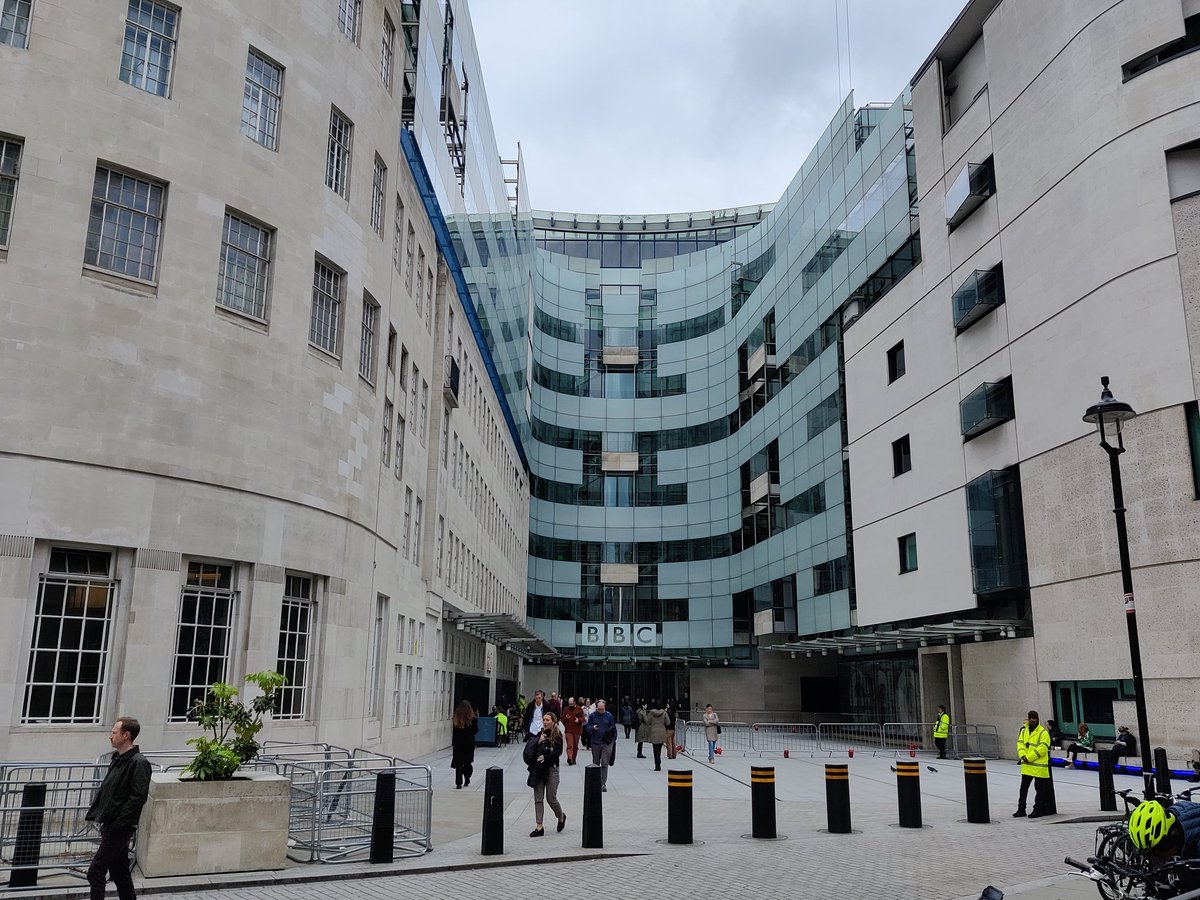 At @BBCRadio4 Broadcasting House to watch a little @edmundharris #Kafka2024 magic happen. Can't wait to see what might be on Trial... @OxfordKafka @OxfordGerman @OxfordModLangs @ahrcpress