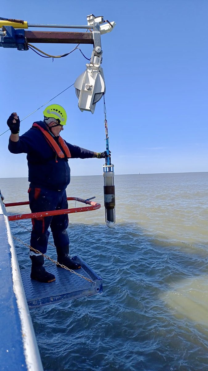 Sampling right in front of the Rhône River mouth, lots of suspended particles.