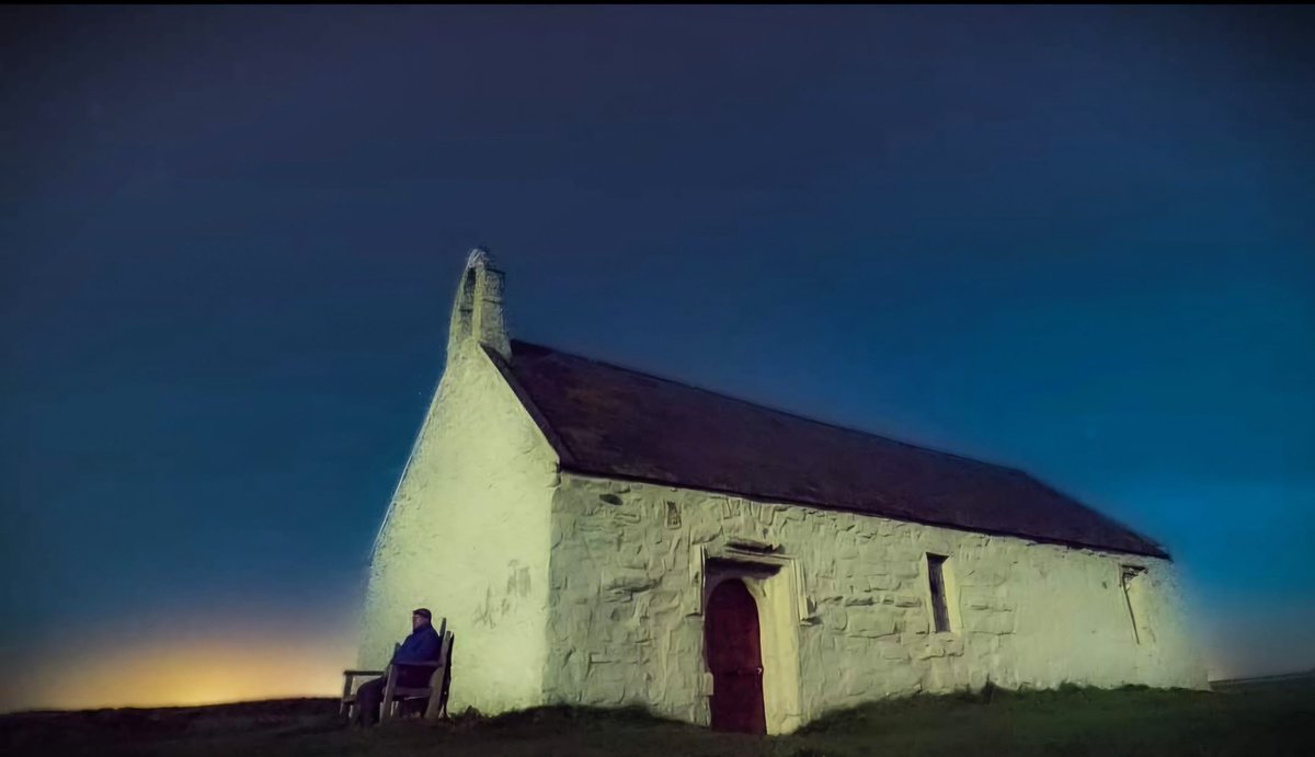 Contemplating... Moonlight selfe at St Cwyfan Church,Ynys Môn @AboutAnglesey @AngleseyScMedia @BBCWalesNews @ItsYourWales @S4Ctywydd @SonyAlpha @metoffice @S4Ctywydd @WalesCoastPath @Cymruwrthgalon @VisitWalesBiz @VisitWalesBiz @BBCWthrWatchers @Ruth_ITV @SabrinaJayneLee