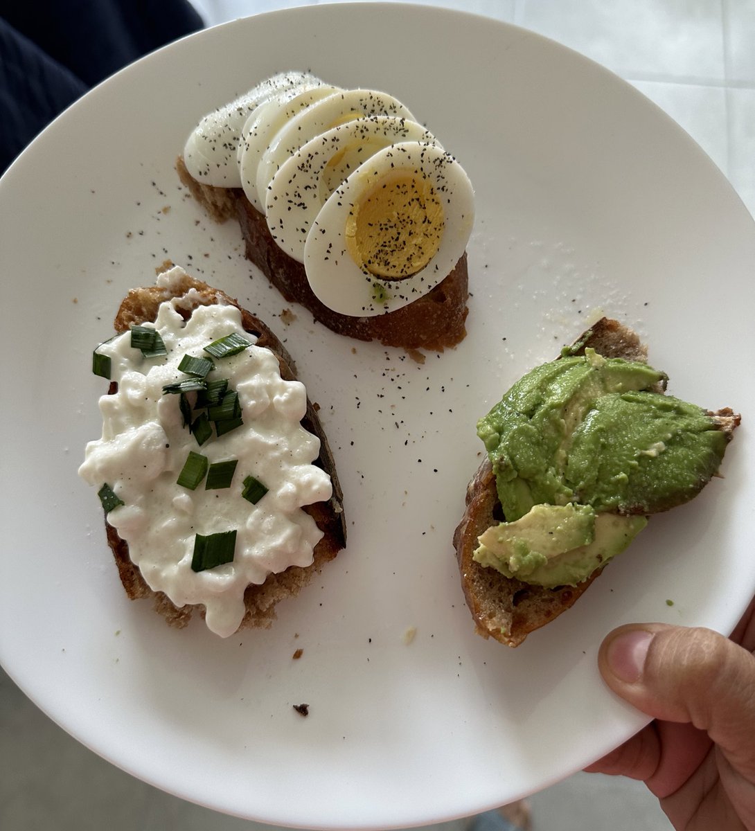 Rank my breakfast toast:

A: egg
B: avocado 
C: cottage cheese

1️⃣ ..?      2️⃣ ..?     3️⃣ ..? 

#breakfast #toast #avocado #avotoast #eggs #boiledeggs #cottagecheese #sourdough #bread #homecooking #toastie