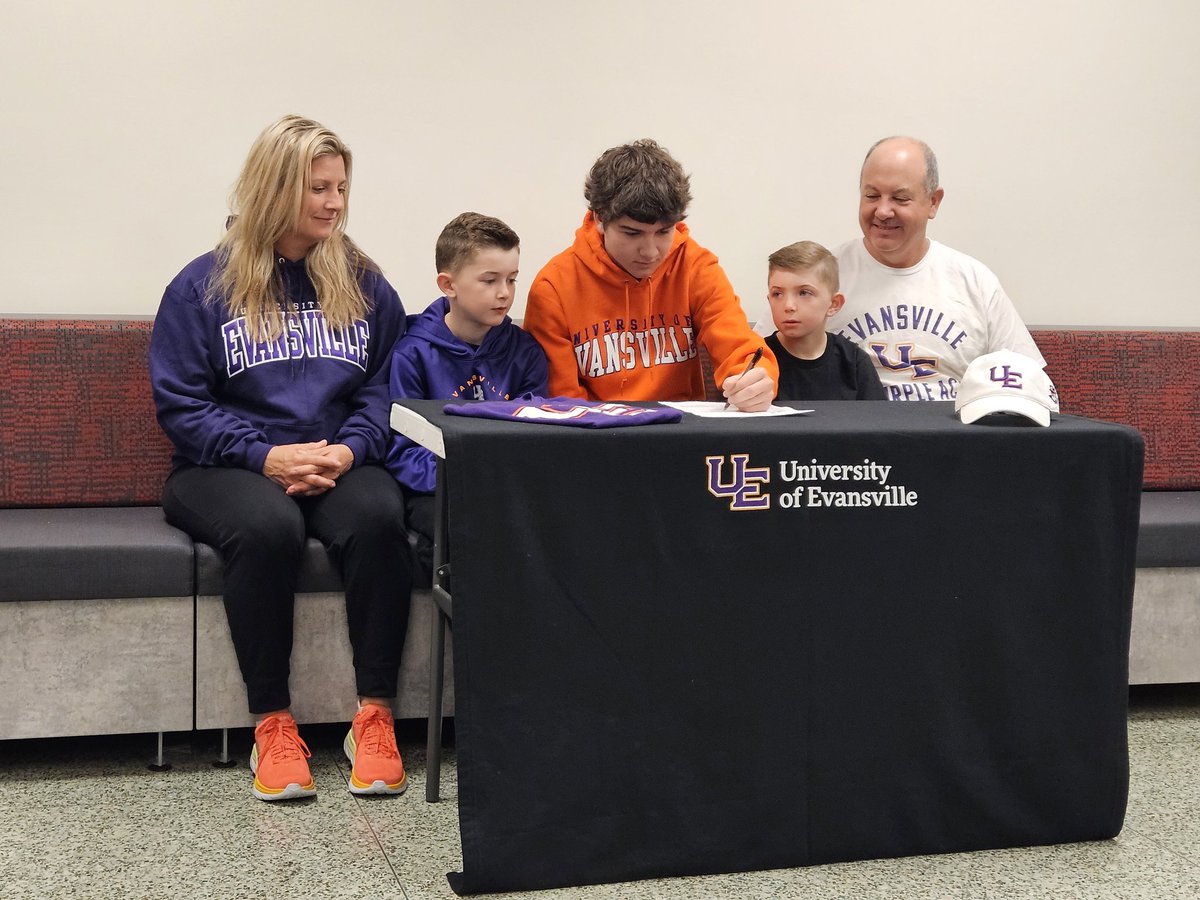 Twin Lakes senior 3-sport athlete Jamison Ousley signs a letter of intent to play golf at the University of Evansville. <a href="/UEAthleticsGolf/">UE Golf</a> #boilercountryscores