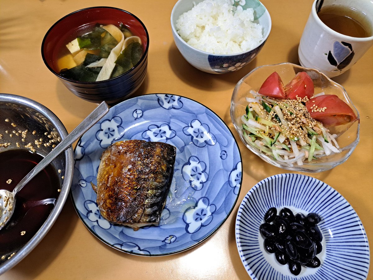 This is Wednesday's dinner. It is grilled mackerel, radish salad with sesame seeds and sweet boiled black beans. #dinner #Japan #washoku #mackerel #sesame