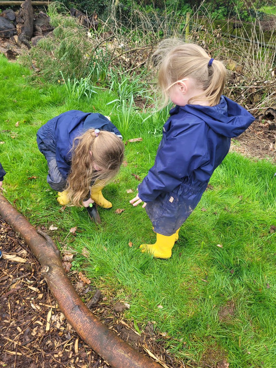 Our Fun Club participants have enjoyed planting daffodils with Scott from the Grounds and Gardening team. 

#WinterfoldFunClub #HolidayClub #TheWinterfoldWay