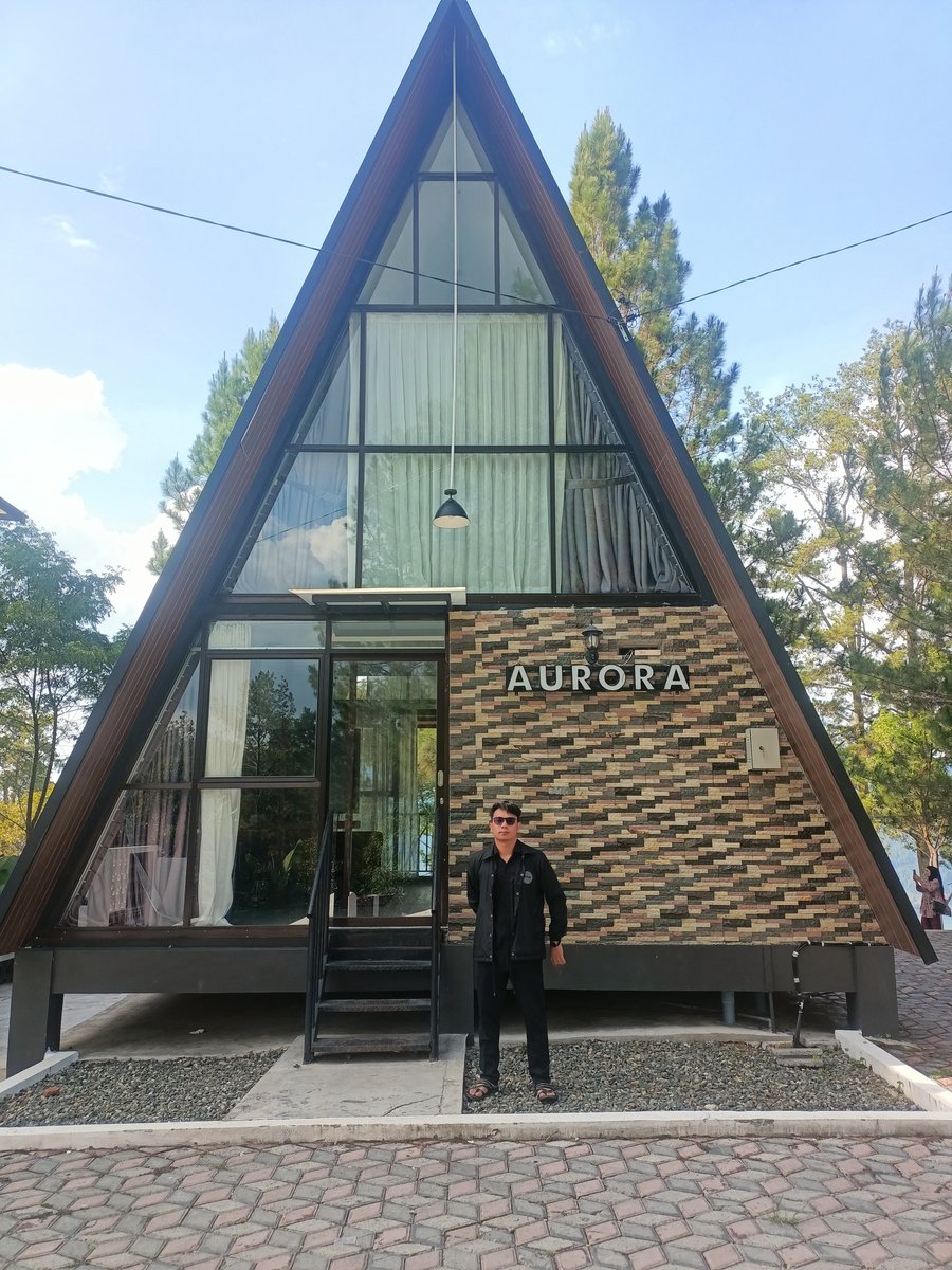 سلامت هاري راي عيد الفطري داري كامي سكلوارڬ
من العائدين و الفائزين.. 
كل عام و انتم بخير....