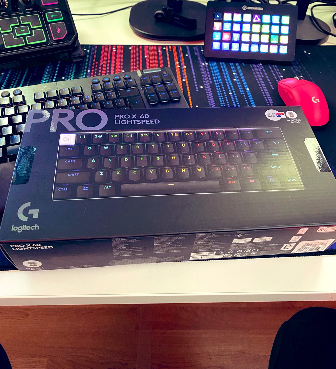Office upgrades - the new #prox60! Unboxing lice over on twitch right now! (Thanks #logitechG for the sponsoring)