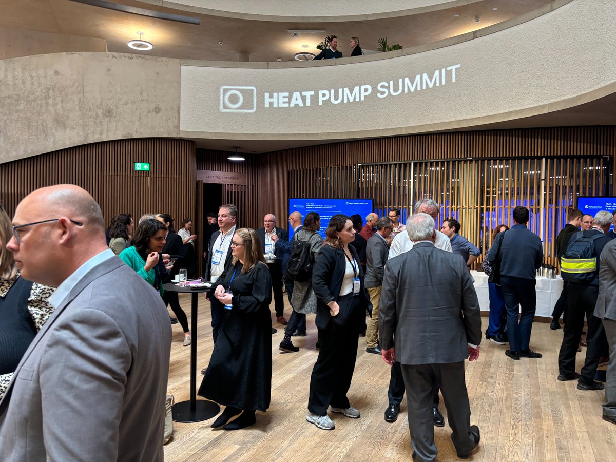 Tailoring heating solutions to the individual needs of homeowners and tenants is crucial to ensure a just transition to #NetZero. Great to attend the @HeatPumpSummit yesterday and hear from industry leaders. #HeatPumps