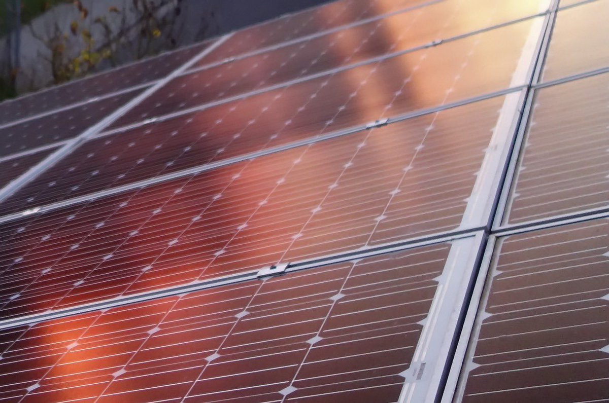 🇲🇦☀️La Société Générale lance une offre solaire au Maroc et au Sénégal. Le groupe bancaire va financer des projets photovoltaïques en autoconsommation entre 50 kW et 2 MW pour ses clients entreprises et institutionnels des deux pays pilotes.