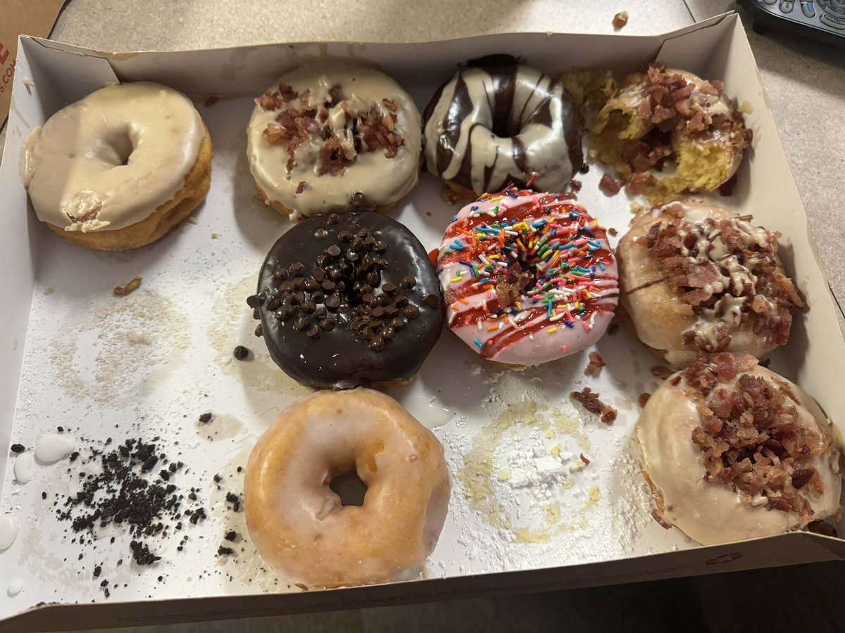 Shout out to @MarkBaker6060 for sending doughnuts in again. Please ignore the mangled one. @macwfnz is eating it in installments