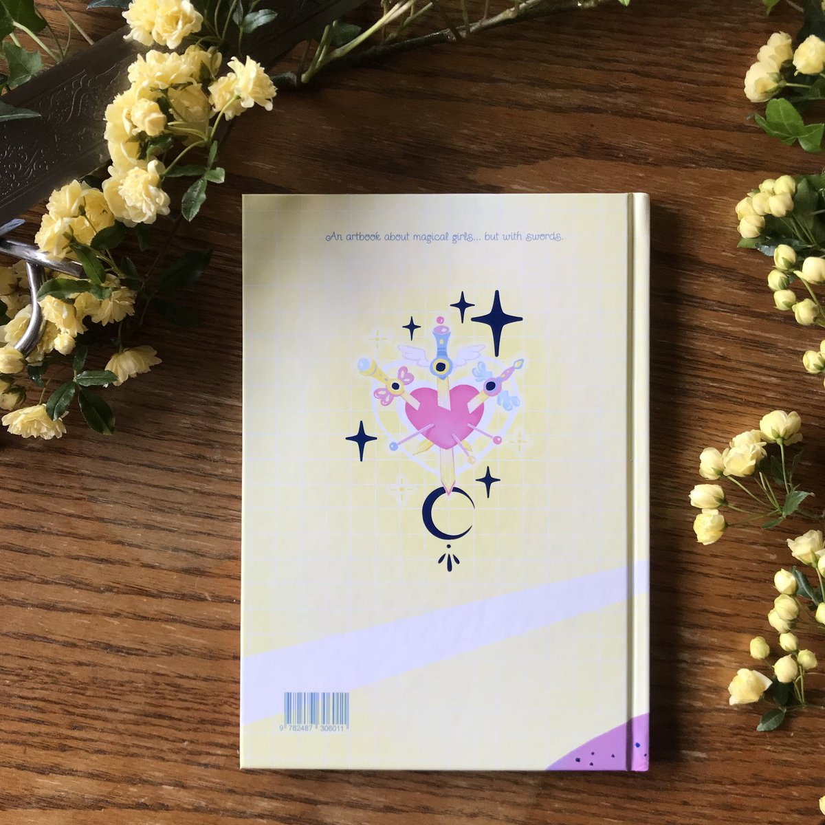 Magical Knights is our newest book, and we couldn't be happier about it! The illustrations are so colourful, we love it! And we love the blue foil on the cover, pictures don't do it justice ✨ Don't miss your chance to snag a copy on our online shop 👀 Available until Sunday!