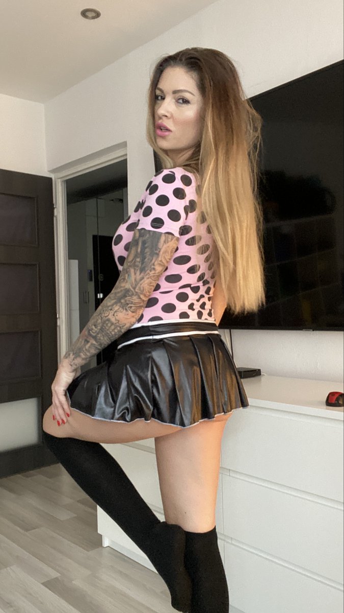 Back in my teenage years 🥰🥰🥰❤️ Link in comments 😈