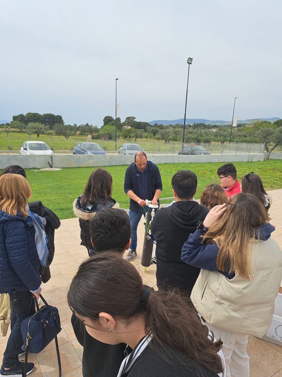 La @SznDohrn incontra l'Istituto Comprensivo 'Borrello-Fiorentino' di #Lamezia Terme! 50 studenti hanno raggiunto la nostra sede di Amendolara per un'entusiasmante giornata di scoperta del Mar Ionio e delle sue meraviglie. Al link urly.it/3_5rr il post completo!