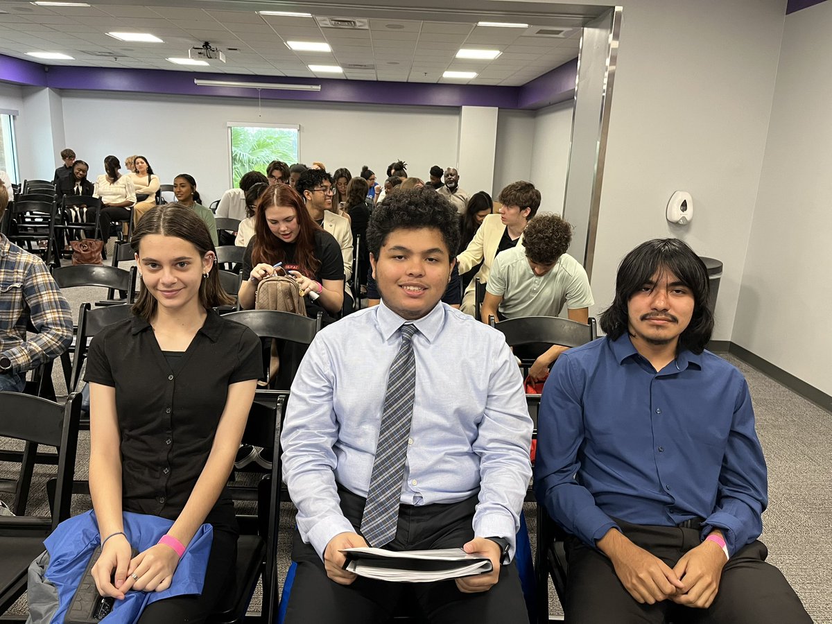 JenJT33's tweet image. After months of hard work and Saturdays dedicated to challenges and learning aligned to “Mitigating Noise from Jet Engines,” students from 4 MCPS schools are presenting their Capstone Projects at the Orlando Science Center. We are so proud of their hard work!