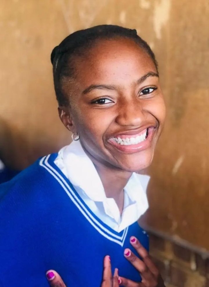 MnisiNkosikhona's tweet photo. 30-year-old Chris Mthethwa, accused of raping and killing his cousin, Owami Visagie (2nd frame), appeared in court today where he abandoned bail.

Mthethwa will be back in court on the 21st of May 2024. https://t.co/bnmNhcvht5