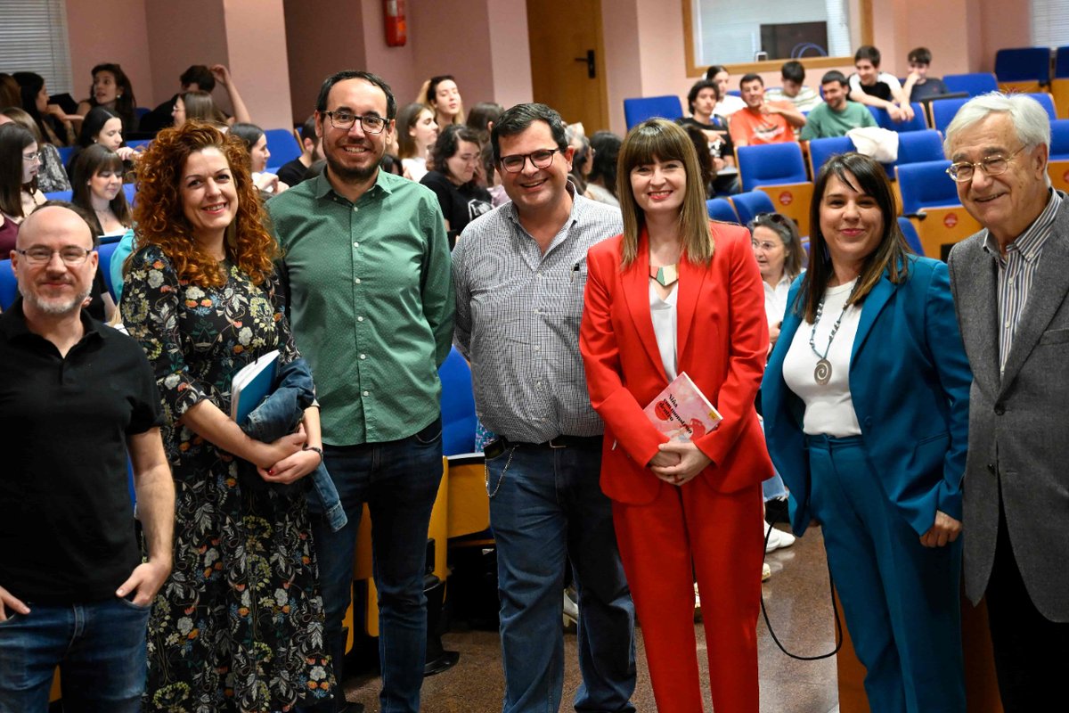 📚 LITERATURA | Esta semana hemos acogido la séptima edición de los Encuentros con la Literatura en Murcia @letrasum ✍️📖 ➕ i.mtr.cool/suynyntprd