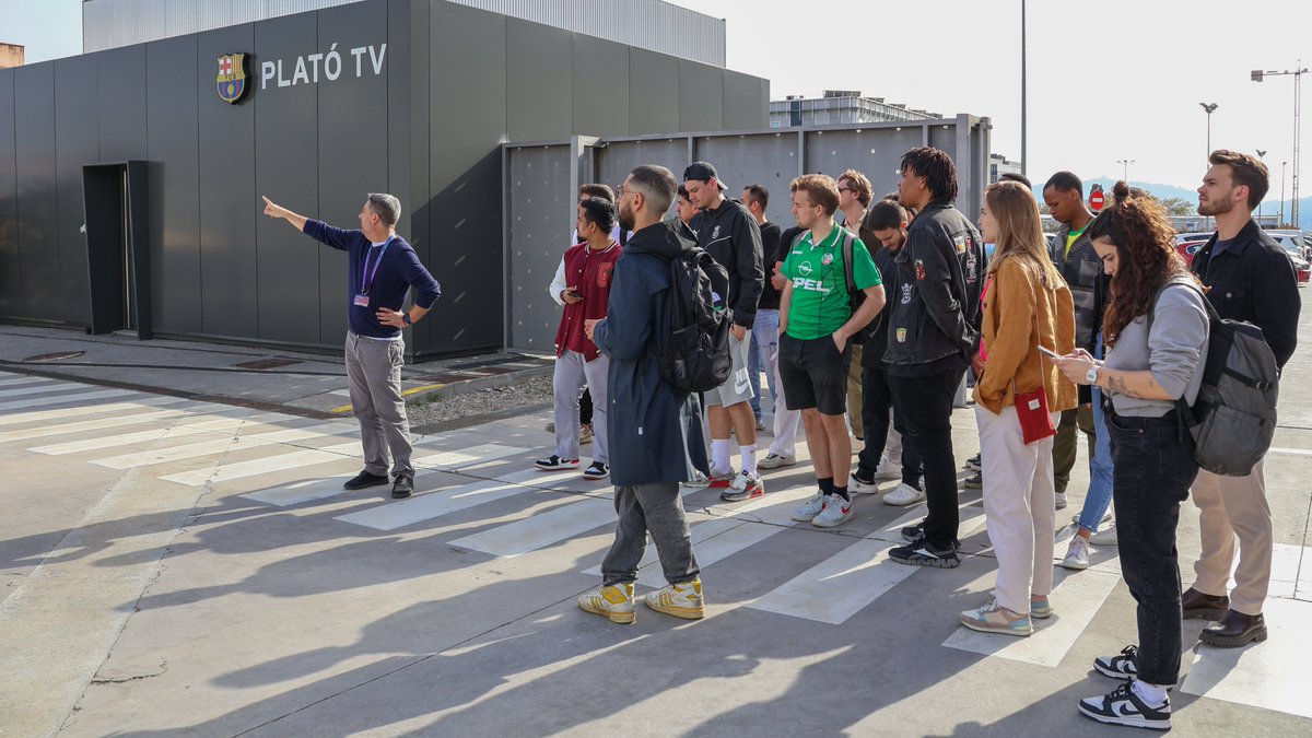 Discover the management model of #FCBarcelona, and enjoy #FieldTrips and unique experiences outside the classrooms with our Master in #FootballBusiness @FCBarcelona - @BarcaInnoHub!

Interested?

More ℹ️: johancruyffinstitute.com/master-in-foot…