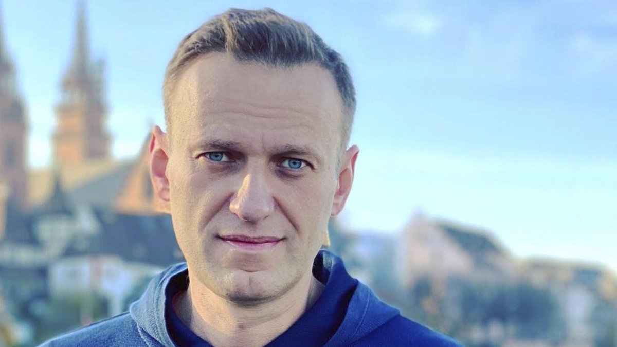 Penguin publishing house @VintageBooks will publish Alexei @Navalny’s memoir, PATRIOT, on 22 October 2024. Begun shortly after his poisoning, this is the full story of #Navalny’s life and a rousing call to continue the work for which he sacrificed his life.