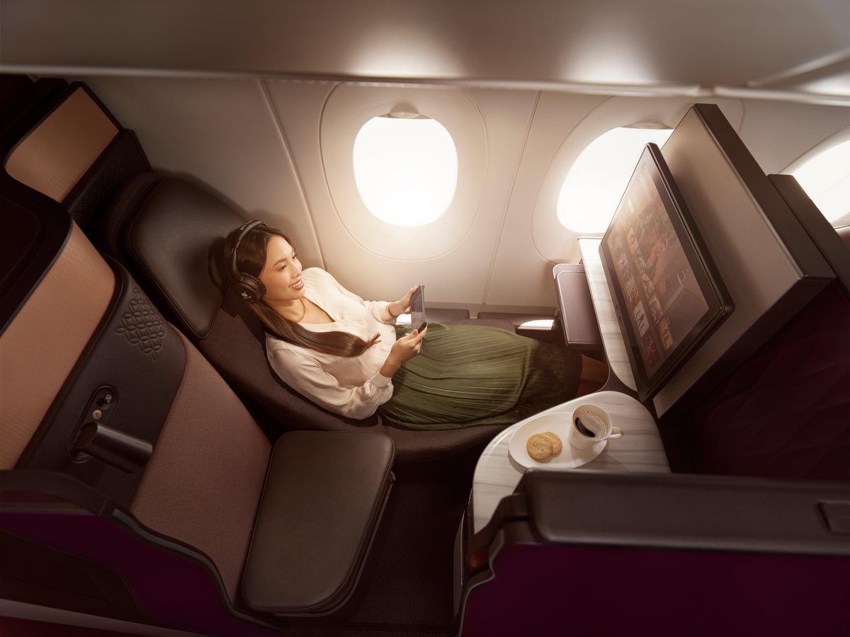 Sit back, grab your favorite snack on board, and enjoy hours of in-flight entertainment. 
What is your go to genre to watch while flying with #QatarAirways 

#GoingPlacesTogether