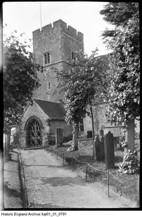Do you recognise this church in #Kent? A new batch of unidentified photos has just landed in our Flickr group - click the link below and be an #ArchiveDetective! 👇 flickr.com/groups/histori…