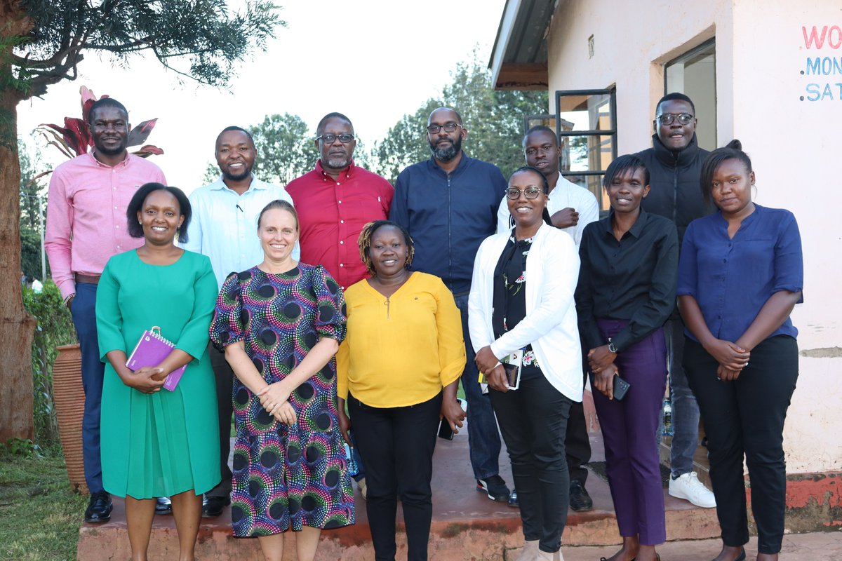 KARA together with Ms. Kamilla Henningsen (@KamillaHeden) the Sector Counsellor Circular Economy and Environment at @denmarkinkenya, this week paid a courtesy call to @ngei_2 Estate, Langata.

We discussed our joint efforts in piloting at source waste segregation in the estate...