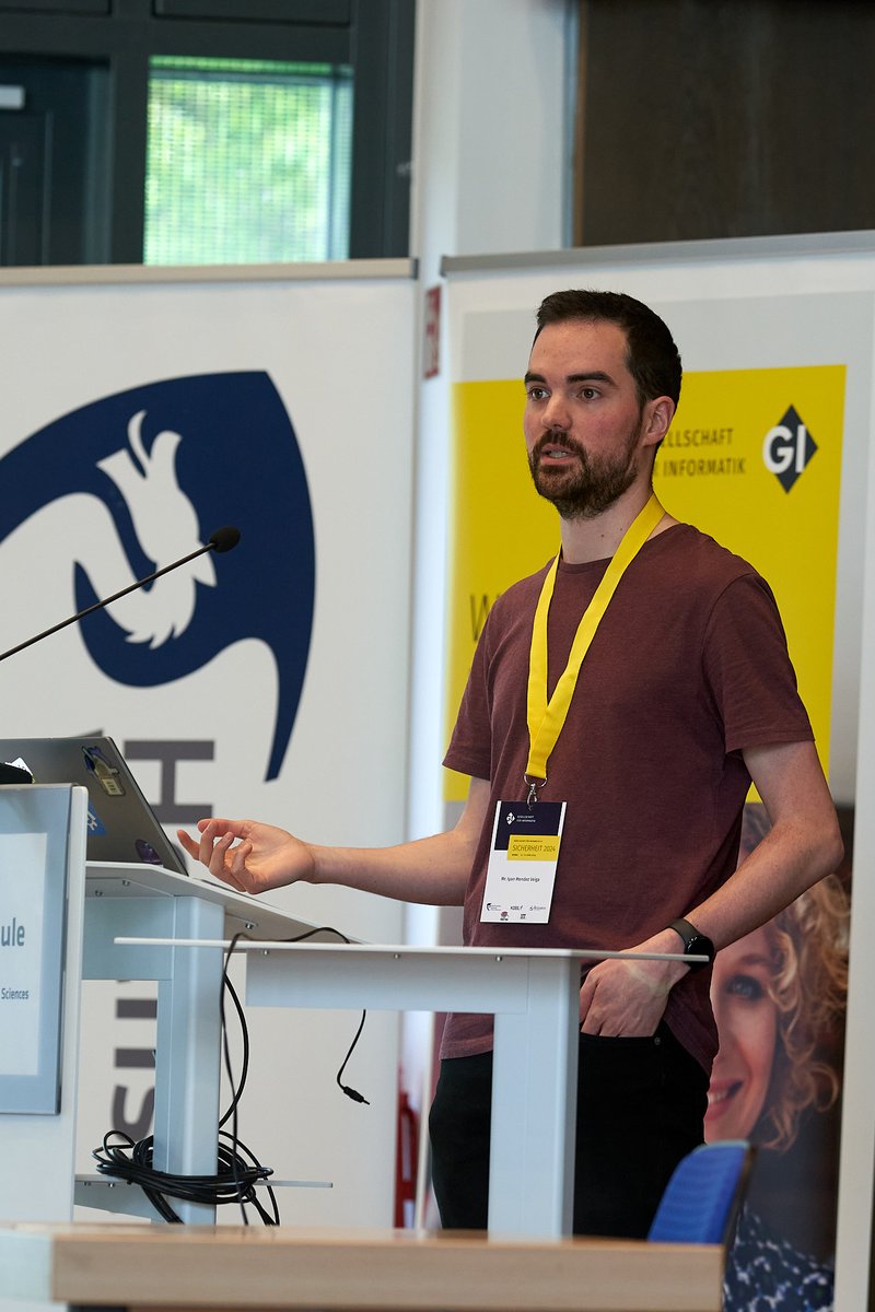 Im letzten Vortrag der GI Sicherheit 2024 sprach Iyán Méndez Veiga (HS Luzern / ETH Zürich) über das Thema ``Reproducible Builds and Insights from an Independent Verifier for #Arch #Linux'' #Sicherheit2024