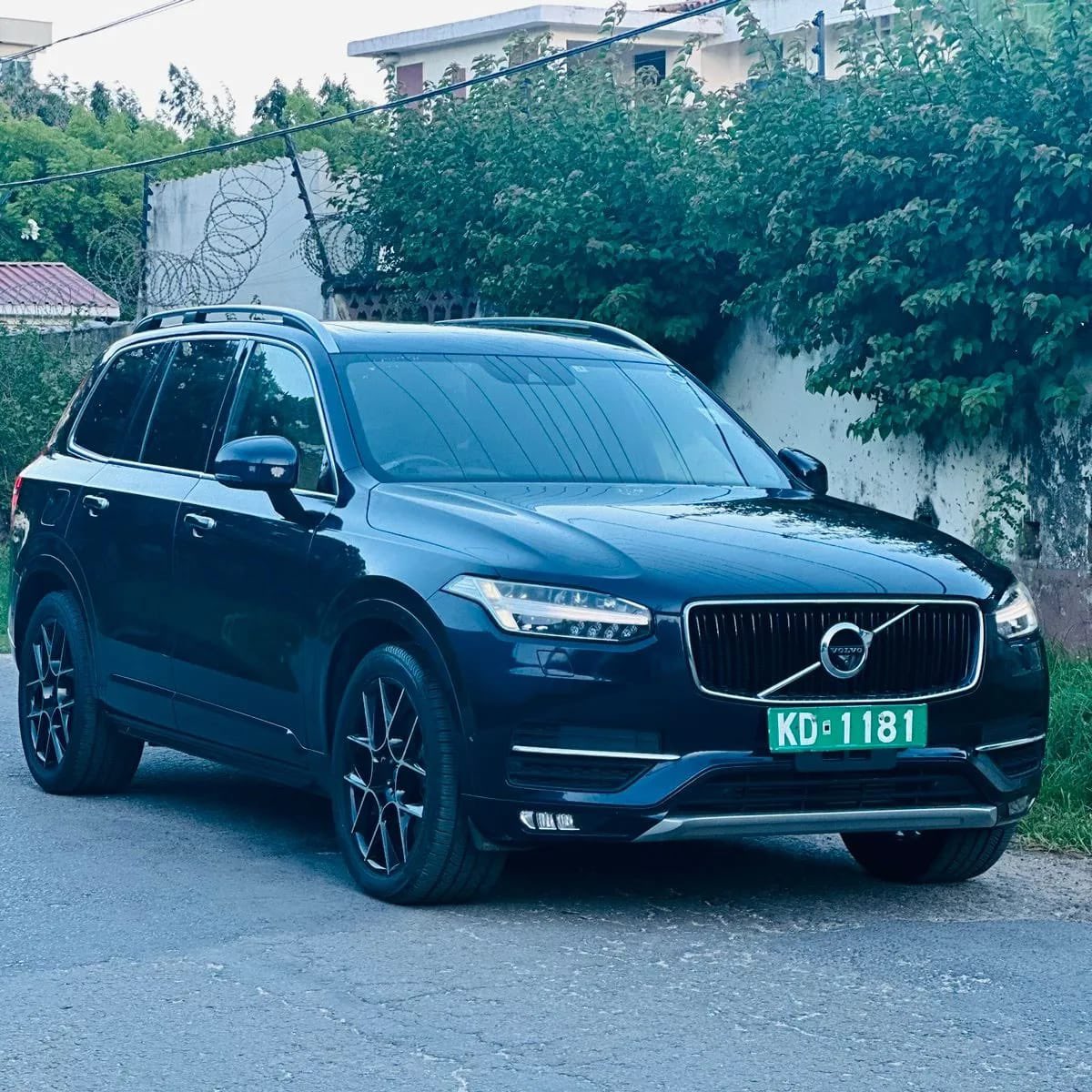 KimTimz's tweet image. Volvo XC90 T5 :: 2016 Model :: 2000CC Petrol Engine :: Automatic transmission :: AWD :: 7 seat :: Sunroof 
Price:7M
#Nyako
#Diddy
#NTSA
#Wueh
 #Eastleigh
0717417190