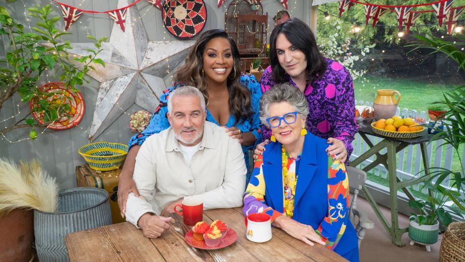 Joe Locke, @RevRichardColes, @AdamHillsComedy and @SaraJCox take on Signature biscuit bars, grapple with pastry in the Technical, and recreate their famous best friend for their Showstopper in tonight's #GBBO #CelebBakeOff for #SU2C, at 7:40pm on @Channel4
