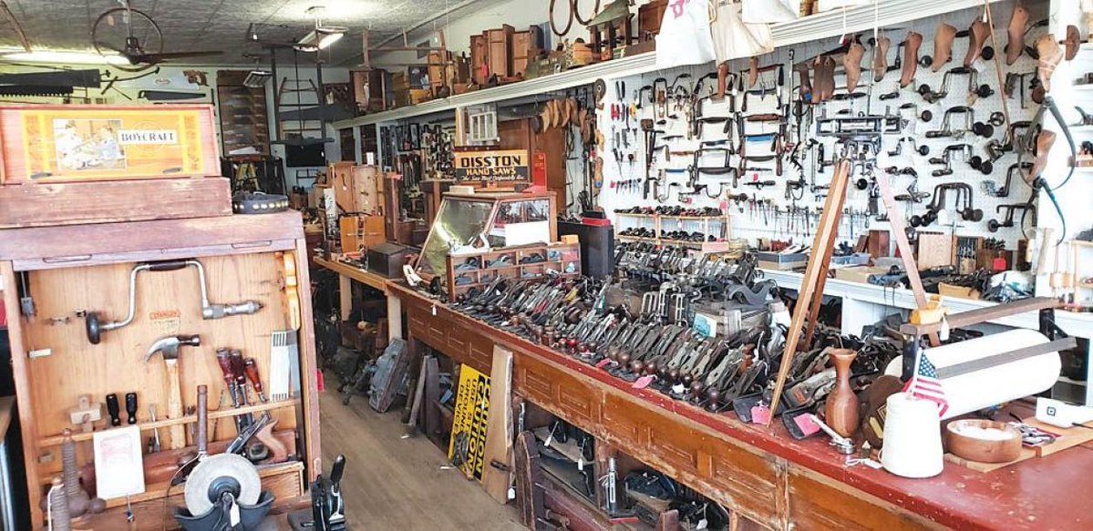 If you’re looking for vintage and antique hand tools to use or collect, there’s a good chance you’ll find something at McNulty Tools on Saturdays and Sundays from 10 a.m. to 4 p.m., he’s at his Hixton, Wis., #tools #antiques #collector #vintage #handtools farmshow.com/a_article.php?…