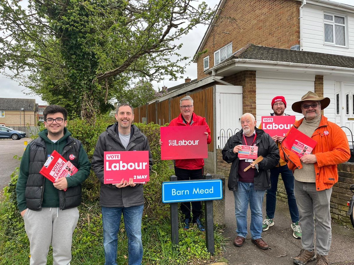 Out on the doors in Mark Hall this morning and the newly named Passmores Ward yesterday with @Harlowlabour team. #ItsTimeForChange #VoteLabour