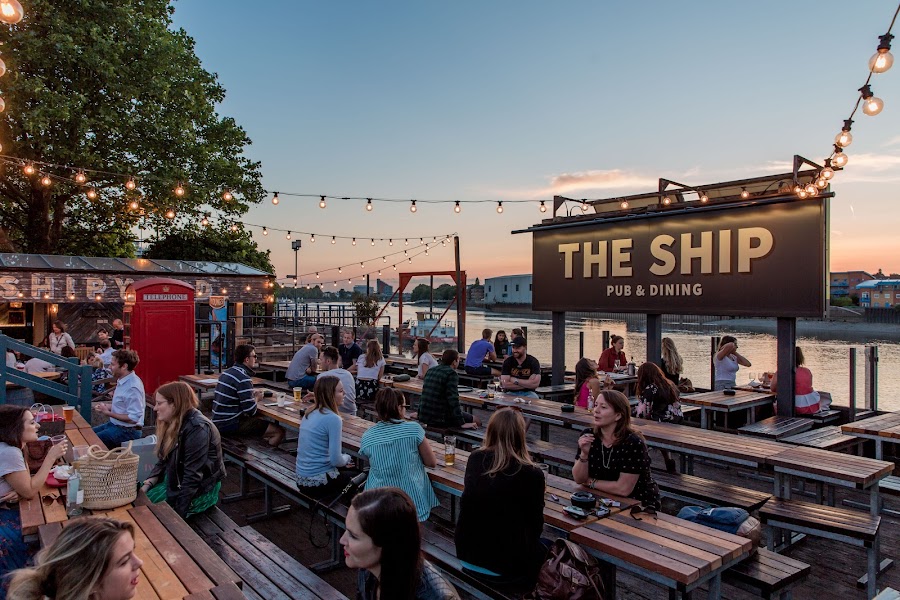 Two #Wandsworth pubs have been named by @timeandleisure as some of the best #beer gardens in the south west: @ShipWandsworth and @TheCountyArms! Both @YoungsPubs establishments, too. We'll drink to that 🍻