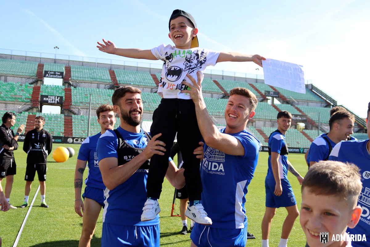 ✏️⚽️ '𝐃𝐞𝐥 𝐂𝐨𝐥𝐞 𝐚𝐥 𝐑𝐨𝐦𝐚𝐧𝐨' 😏 Así se lo han pasado hoy nuestros romanos más pequeños en el Romano