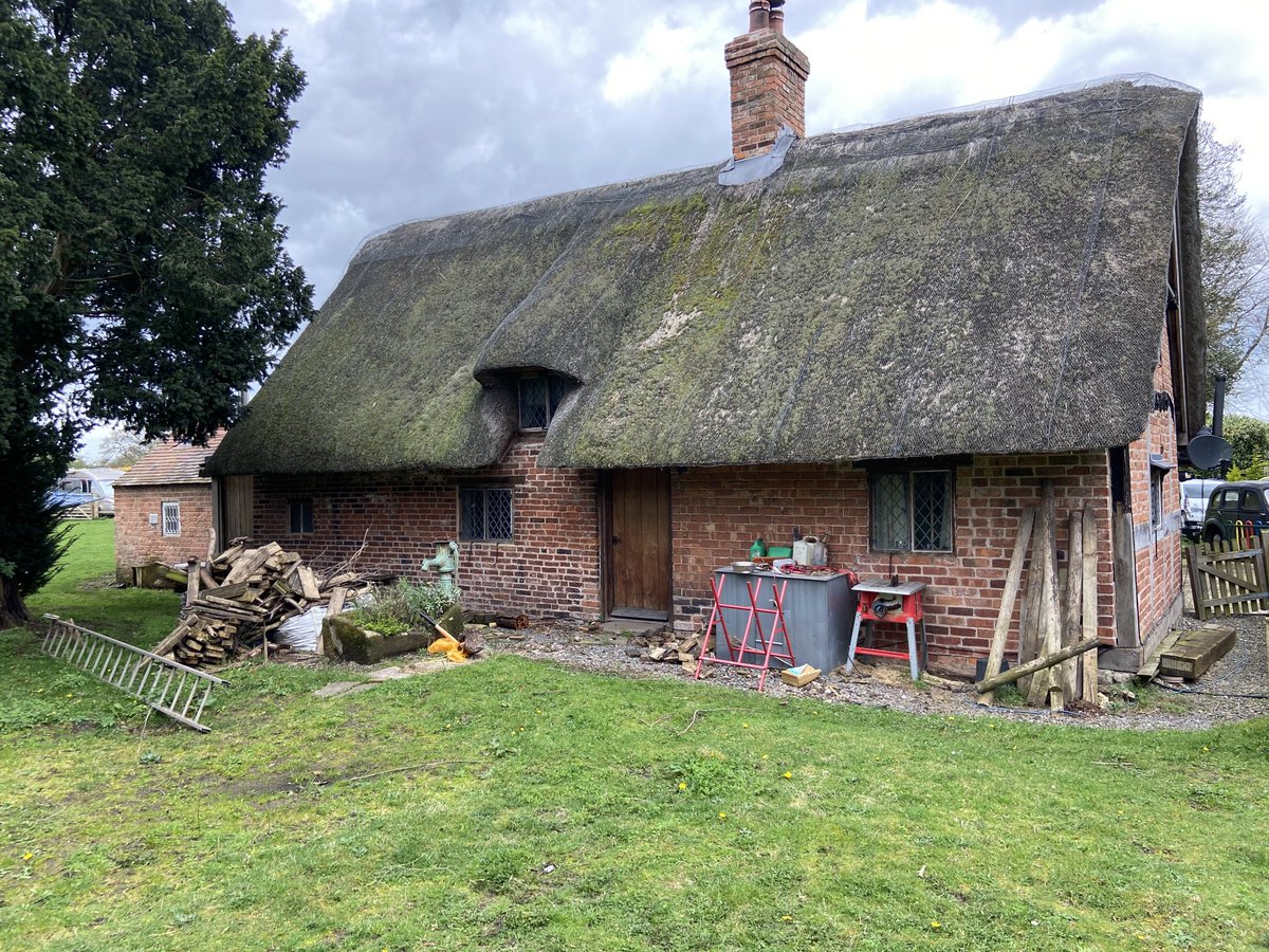 People often ask how long should a ridge last? Here’s a roof we thatched over18 years ago & unsurprisingly little of the ridge is left. Maybe the question should be,if the roof is not letting water in,how long are the owners prepared to put up with it looking shabby?#Thatching.