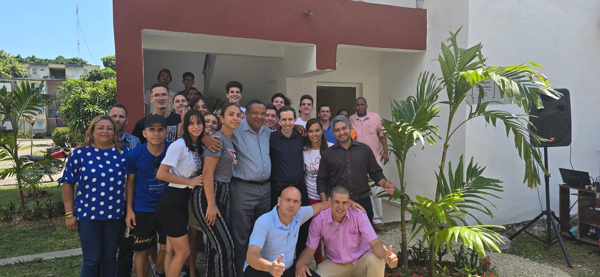 🌟 Se efectuó #ayer la reinauguración del local de la FEU-UCI, abriendo sus puertas nuevamente al quehacer de la organización de los estudiantes universitarios cubanos. 🇨🇺
Nos acompañaron dirigentes de la @feu_uci de otras generaciones.

#SomosUCI #SomosFEU #UniversidadCubana