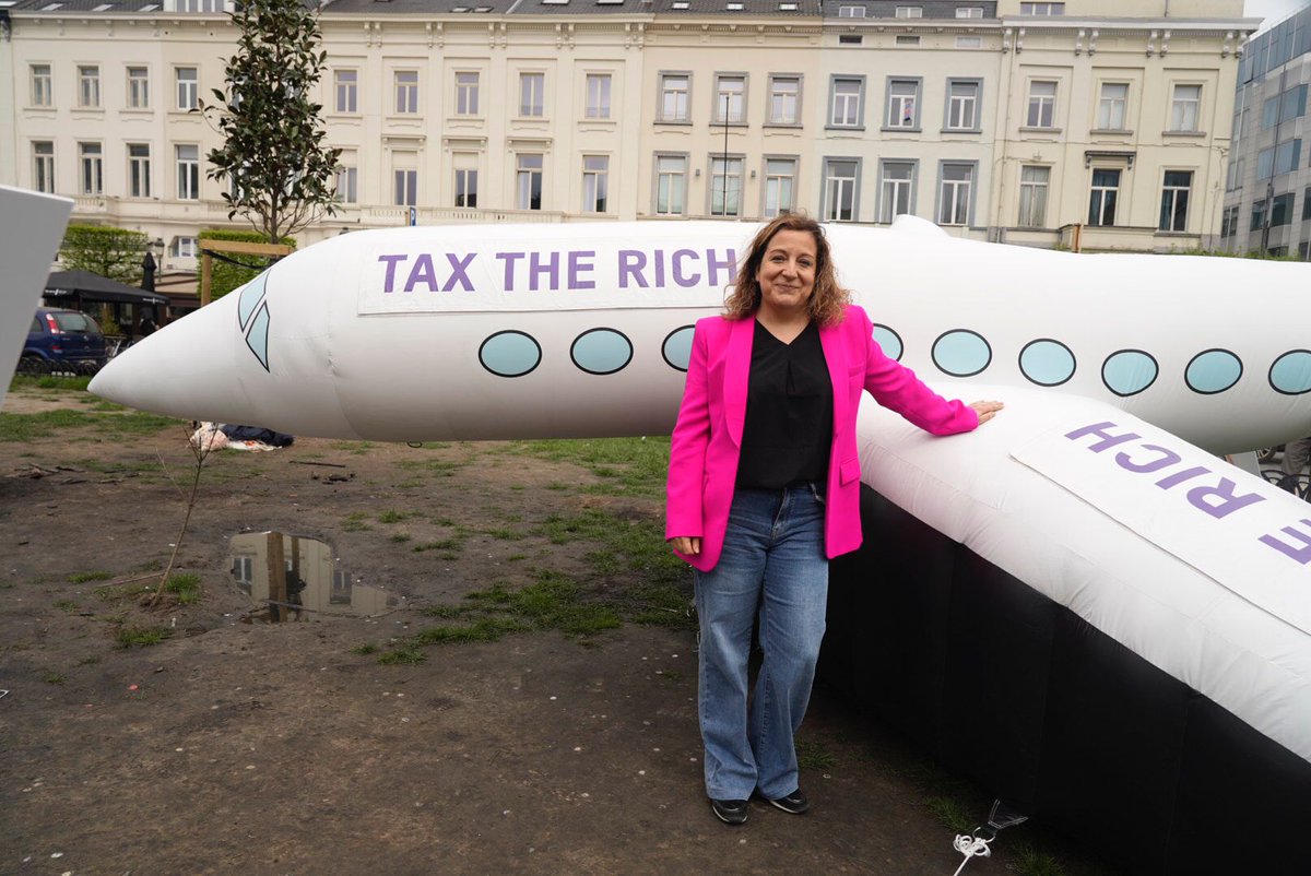 ✈️ With @IratxeGarper to #taxtherichEU! 🙌 Join us to make sure Europe’s wealthiest and biggest polluters pay their fair share. @wemoveEU @Avaaz