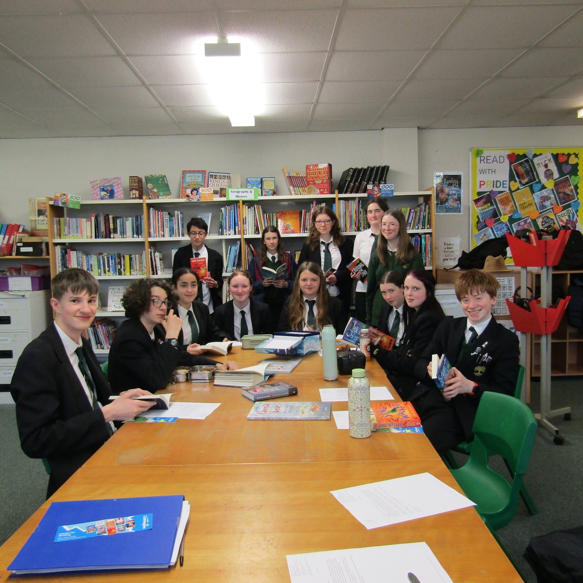 The annual Carnegie Shadowing @CarnegieMedals has begun @KingHenrySchool library and the group of Y9 and 10 pupils have chosen their first books📚