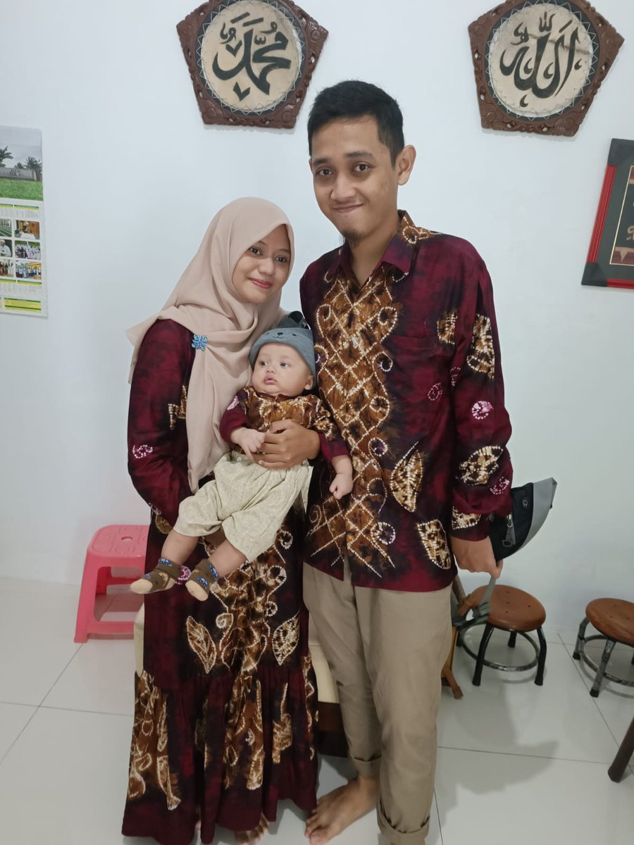 MNaufalRafi's tweet photo. Masyaallah, mohon maaf lahir batin, 3M 21D, Sasirangan team hihi https://t.co/mw7VlWkeaI