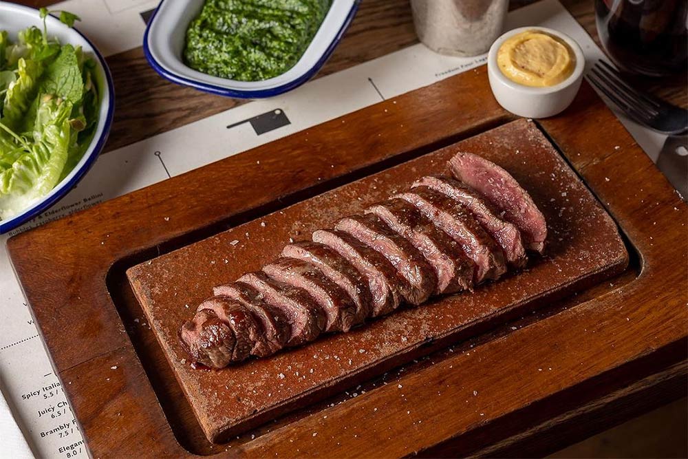 Also opening today - @flatironsteak have arrived in Hammersmith: hot-dinners.com/2024011712922/…