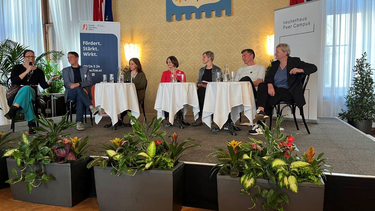 #Peer-Mitarbeiter*innen sind aus der Wiener Wohnungslosenhilfe nicht mehr wegzudenken und sie verbessern die Qualitäten der Angebote. Die #exPEERience im Wiener Rathaus heute zeigt, was mit Peer-Arbeit und in kraftvollen Kooperationen für den gesamten Sozialbereich möglich ist!