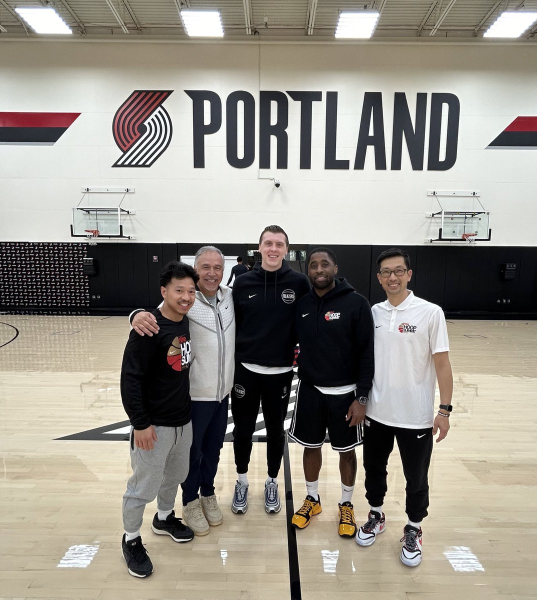 Practice #9 back at @Nike campus this morning. @nikehoopsummit scrimmage tonight at Lake Oswego HS vs Portland Generals. Post practice #8 last night @ Blazers practice facility, with my inner circle that helped me build a program we were all so proud of. #LOFamily⚓️#LakeCho