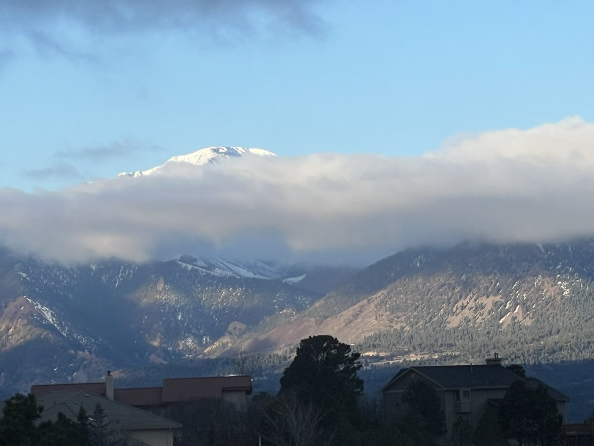 Peek-a-boo #PikesPeak, I see you! 👀 🏔️ 😊 #Clouds