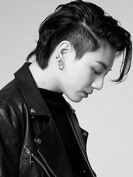 archivesofkook's tweet photo. 2020                                                         2021 https://t.co/QCLvGpJFjC