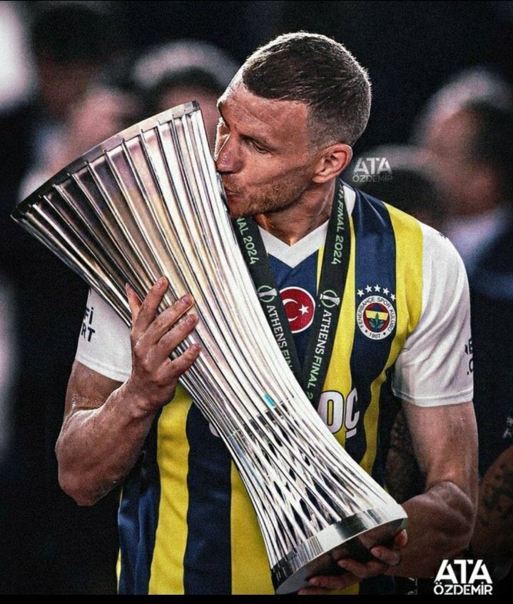 KUPALAR YÜKSELECEK ELLERİMİZDE #FenerinMaçıVar #UECL #Fenerbahçe #OLYvFB Olympiakos - Fenerbahçe