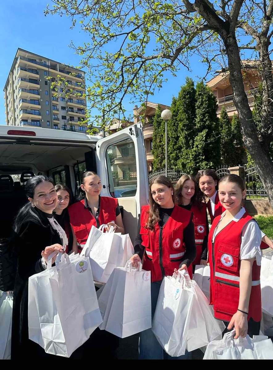 SkopjeRedCross tweet picture