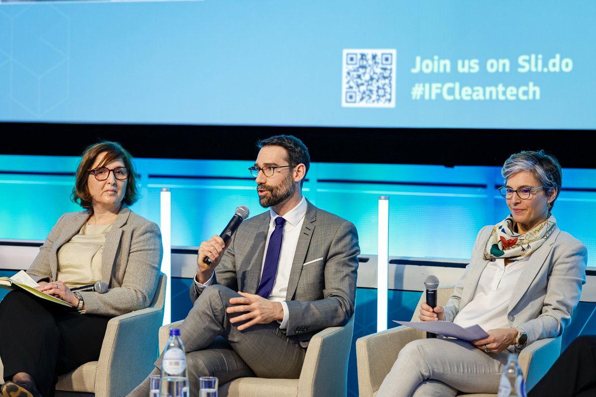 🧵Our Impact Director spoke at the #IFCleantech Conference about how to ensure electrolyser manufacturing stays & also strives in 🇪🇺

1⃣ Create the business case. Public support for #manufacturing is insufficient. Public & private sectors must help bridge the cost-gap