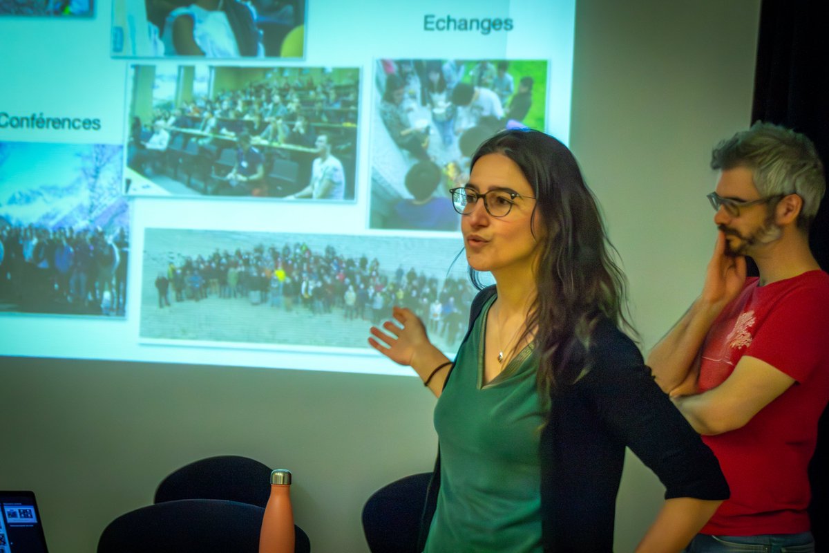 Hier, nos chercheurs Laurette Piani et Guillaume Paris se sont rendus au lycée Jacques Callot de @Vandoeuvre. L’occasion de mettre en lumière les métiers de la recherche pour les lycéens de 1ère 1 et 2 !👩‍🔬🌍🔨 @Univ_Lorraine @CNRS_Centre_Est