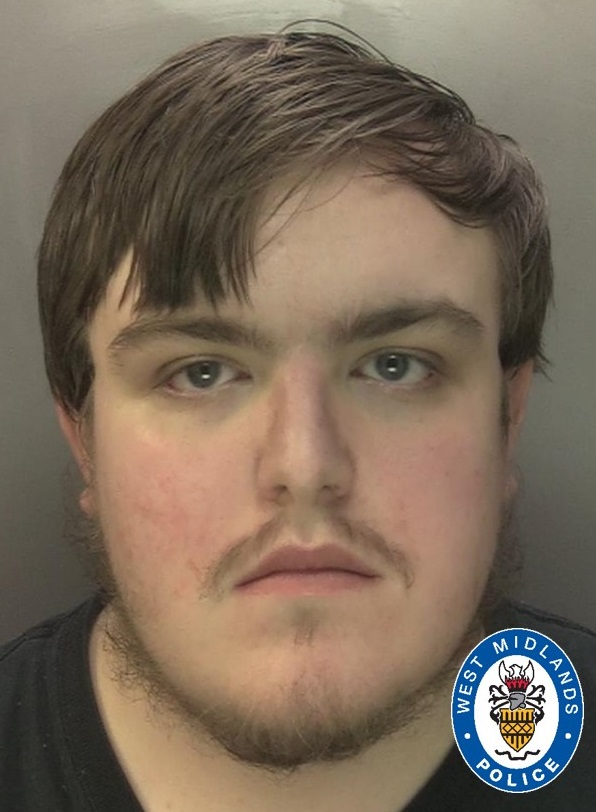 #JAILED | An online predator who pretended to be a 12-year-old girl to encourage other young people to share indecent images has been jailed. He used a fake profile on various social media channels to befriend young girls between 2021 and 2023. Read ⬇️ ow.ly/gU2o50Re6yI