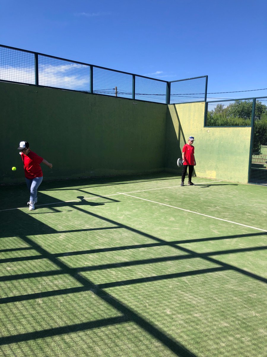 aacudam's tweet photo. 🎾Gaudint del #Pàdel en la Trobada Ocupacional dels centres de la @FederacioAllem by @fundacioaspros 😃👏
🤝 Ens acull @TennisUrgell Gràcies!
15 – 30 som-hi!🎾🫶
#allem #acudam #esport #ocupacional https://t.co/JPuwS4X538