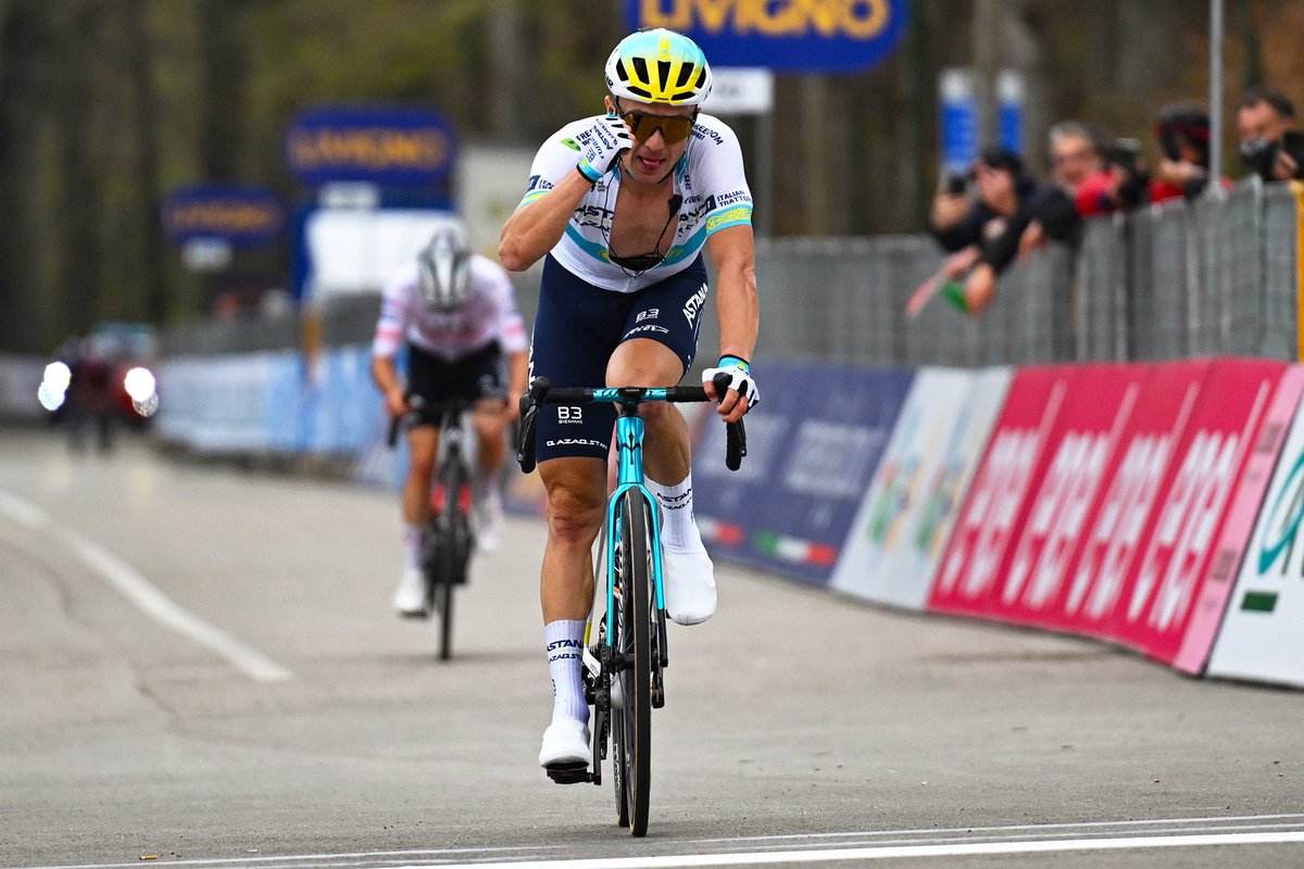 🇮🇹 VICTORY: @ilGirodAbruzzo @AlexeyLutsenko3 wins the third stage of Giro d’Abruzzo! Superb performance of our Kazakh champion in Prati di Tivo. 🥇⛰️ #IlGiroDAbruzzo #AstanaQazaqstanTeam 📸 @SprintCycling